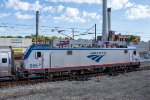 AMTK 665 shoves a Keystone set by Harris Tower